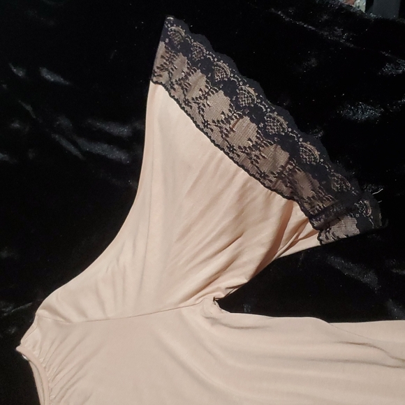 FOREVER 21 Creamy Peach Asymmetrical Stretchy Tunic Dress w/Blk Lace-EUC-Sz SP - Picture 12 of 17